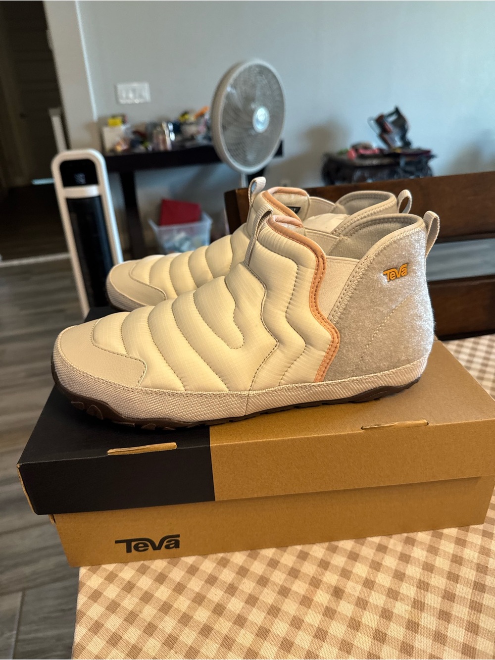 Teva Kids' Quilted Slip-On Boots - Cream with Peach Trim